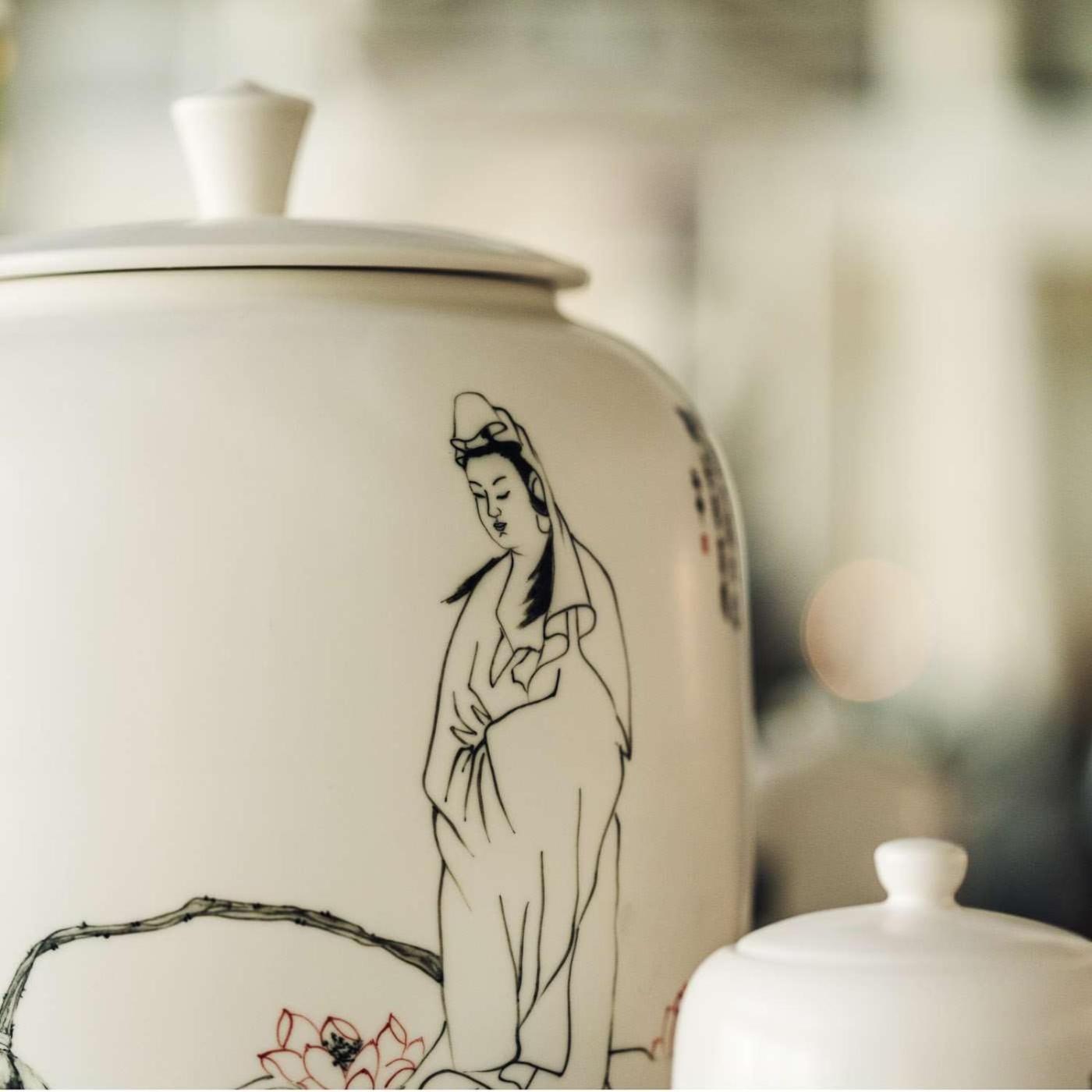 Parkhotel Bremen - Ein Mitglied Der Hommage Luxury Hotels Collection Ngoại thất bức ảnh A depiction of Lady Meng Ziqi on a porcelain vase