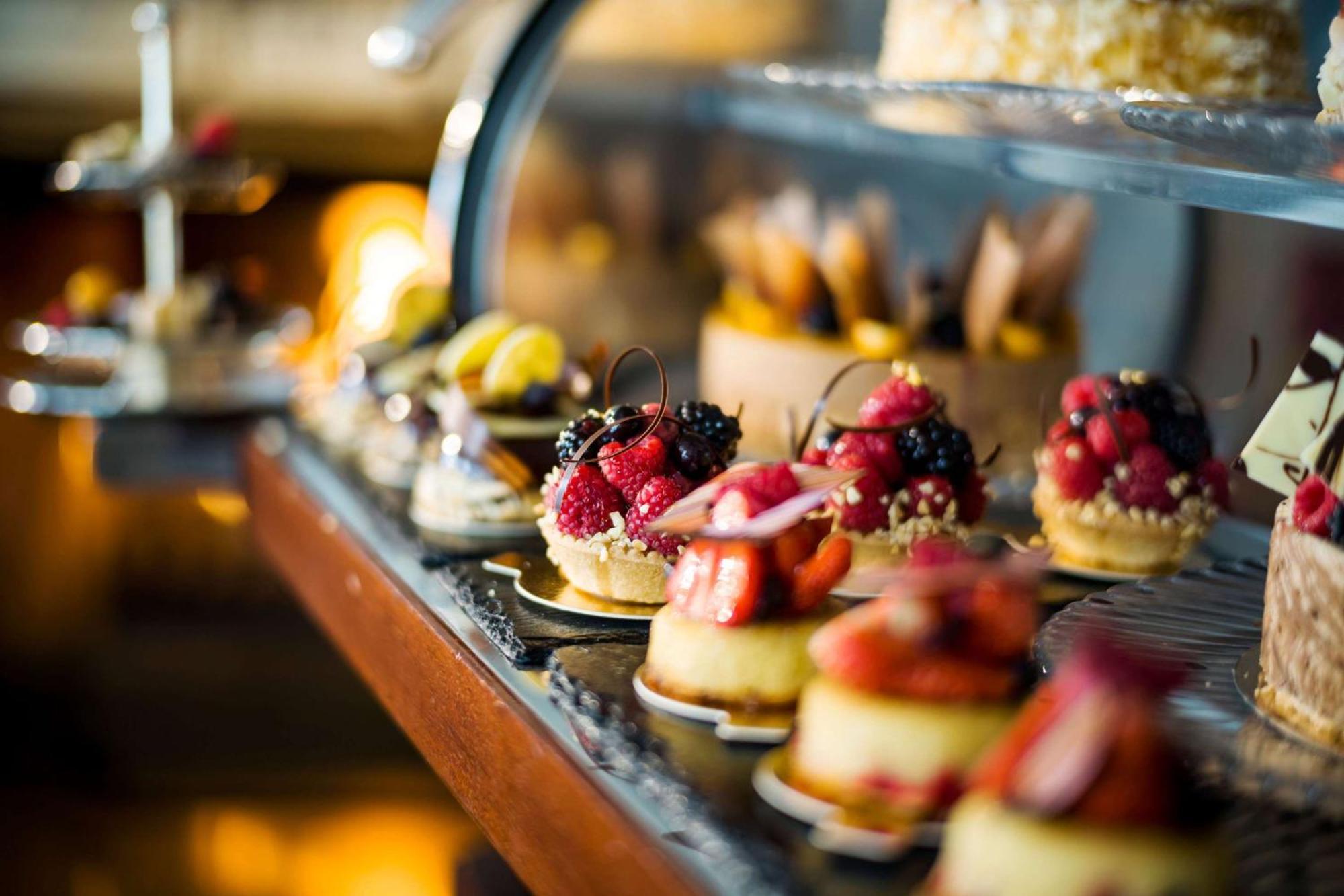 Parkhotel Bremen - Ein Mitglied Der Hommage Luxury Hotels Collection Ngoại thất bức ảnh Pastries at a pastry shop